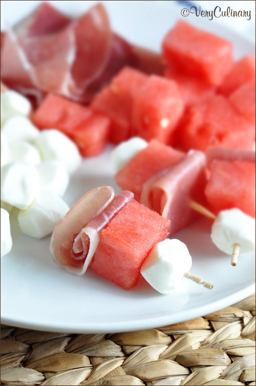 Watermelon-prosciutto bites