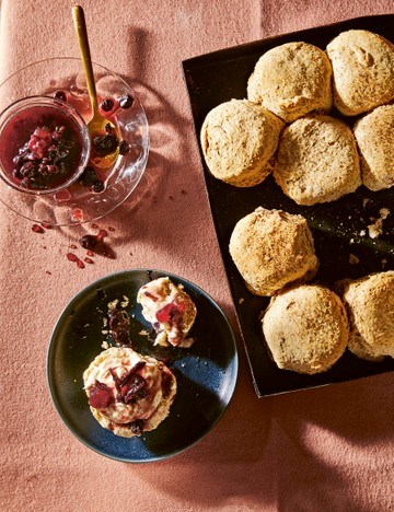 Wattleseed scones