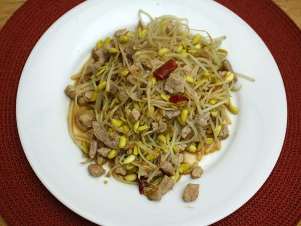 Weeknight pork and bean sprouts stir-fry
