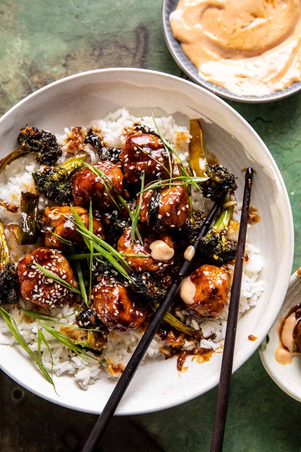 Weeknight sticky honey garlic meatballs (+ sweet/creamy dipping sauce)
