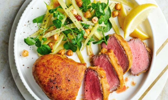 Welsh rarebit steak with butter beans