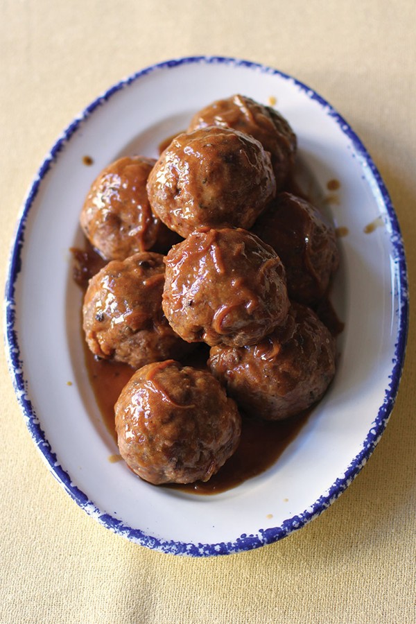 Welsh-style pork meatballs with onion gravy (faggots with onion gravy)