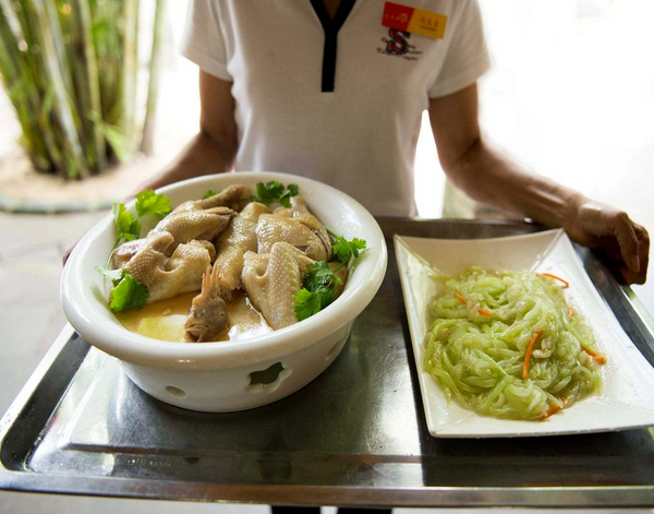 Wenchang chicken and rice with calamansi dipping sauce
