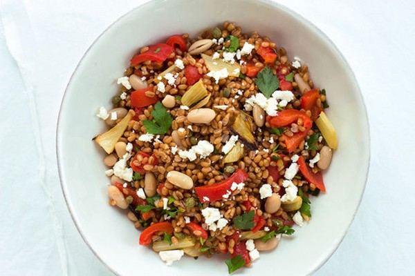Wheat berry salad with roasted fennel and bell peppers