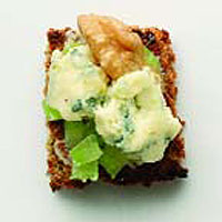 Wheaten bread with Cashel blue, celery and walnuts
