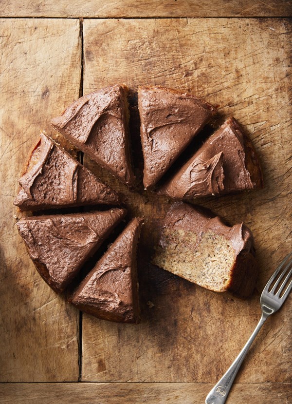 Whipped chocolate cream cheese icing 