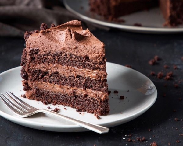 Whipped chocolate frosting