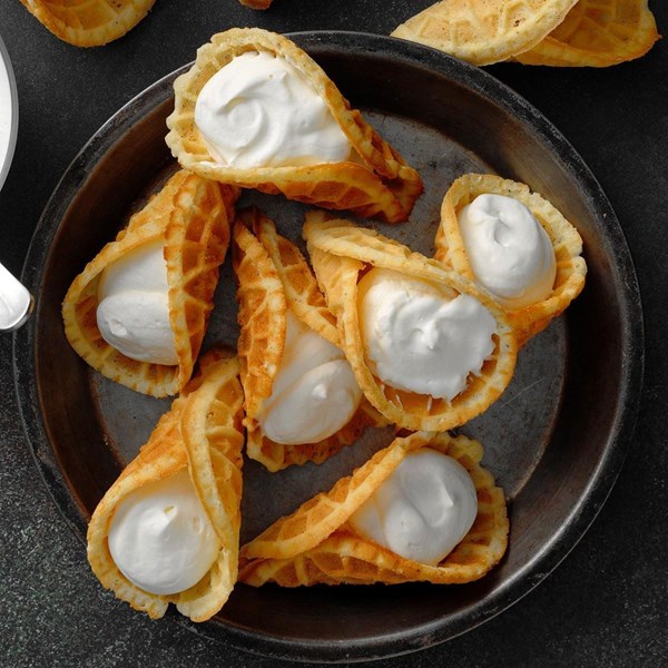 Whipped cream krumkake