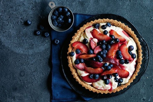 Whipped panna cotta tart with almond crust