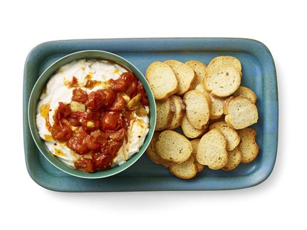 Whipped ricotta with garlic tomatoes 