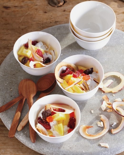 Whipped yogurt with pineapple and dried fruit