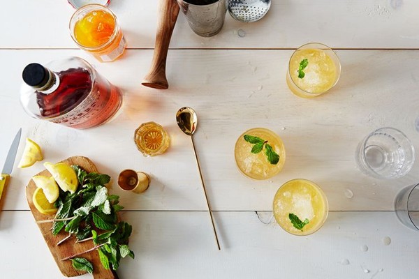 Whiskey peach smash