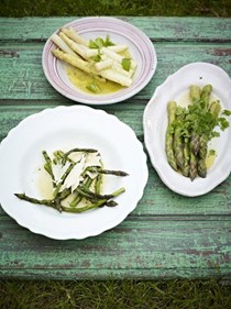 White asparagus with smashed mint and lemon butter