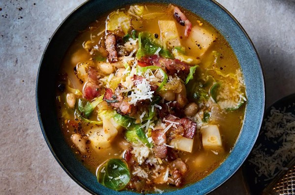 White bean & celeriac soup with sprouts and crispy bacon 
