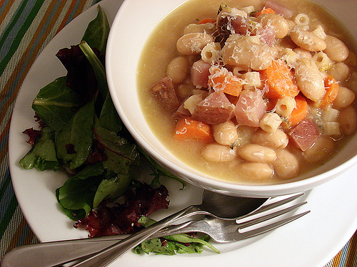 White bean & garlic soup