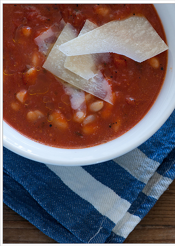 White bean & tomato soup