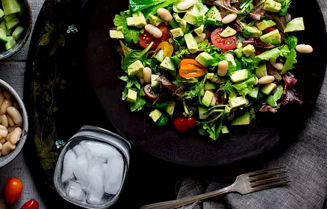 White bean & veggie salad
