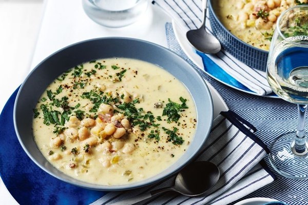 White bean and thyme soup