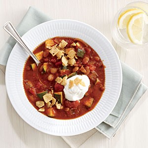 White bean chili with corn chip crunch