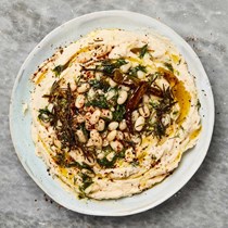 White bean mash with confit garlic aïoli