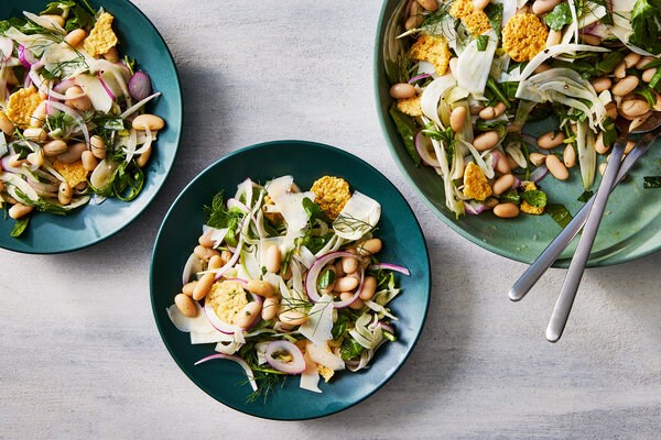 White bean salad with crispy cheese