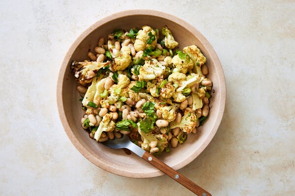 White bean salad with roasted cauliflower