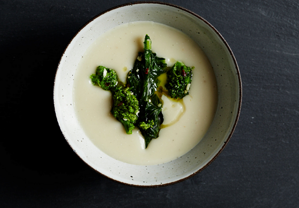 White bean soup with fennel seeds and broccoli rabe