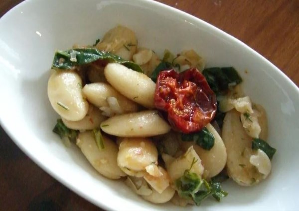 White bean stew (Piyaz)