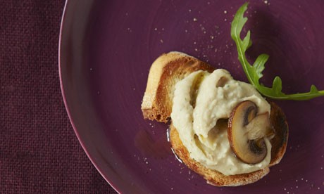 White bean truffle puree