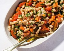 White beans and tomatoes with anchovies and vinegar (Fagioli in salsa)