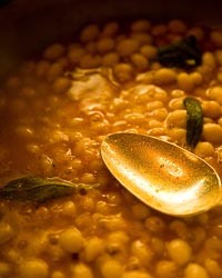 White beans in tomato sauce
