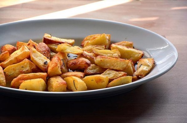 White beans with sage and sausages (Salsicce con fagioli)