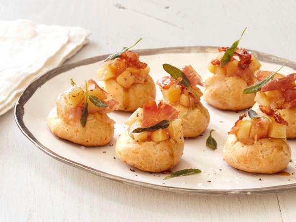 White cheddar gougères, apple pulp, prosciutto and sage