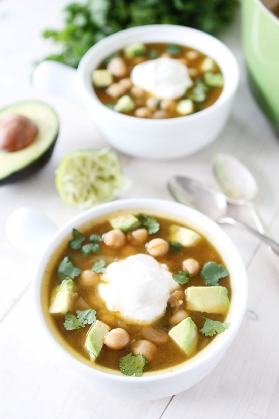 White chickpea chili