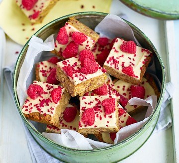 White chocolate & raspberry flapjacks