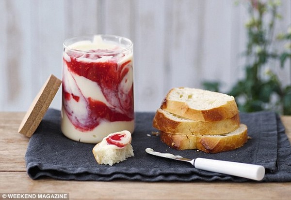 White chocolate & raspberry whirl