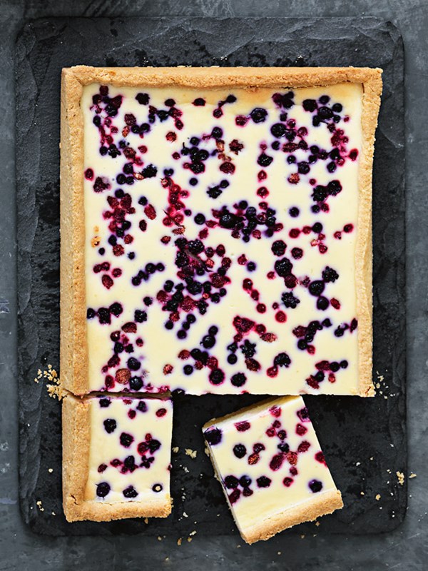 White chocolate and berry cheesecake