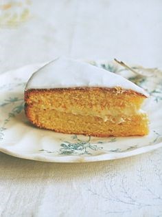 White chocolate and cardamom rosewater sponge