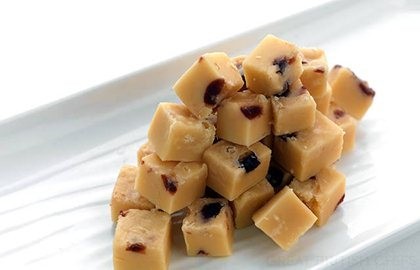 White chocolate and cranberry fudge
