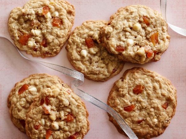 White chocolate apricot oatmeal cookies