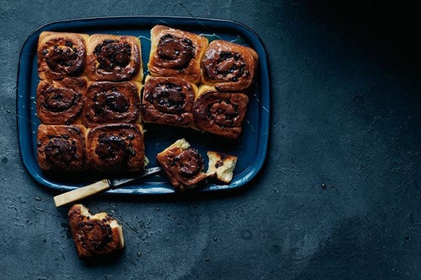 White chocolate, blueberry & honey buns