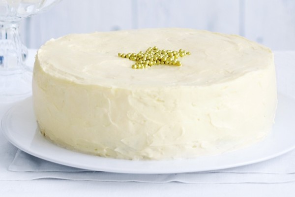 White chocolate cake with buttercream icing