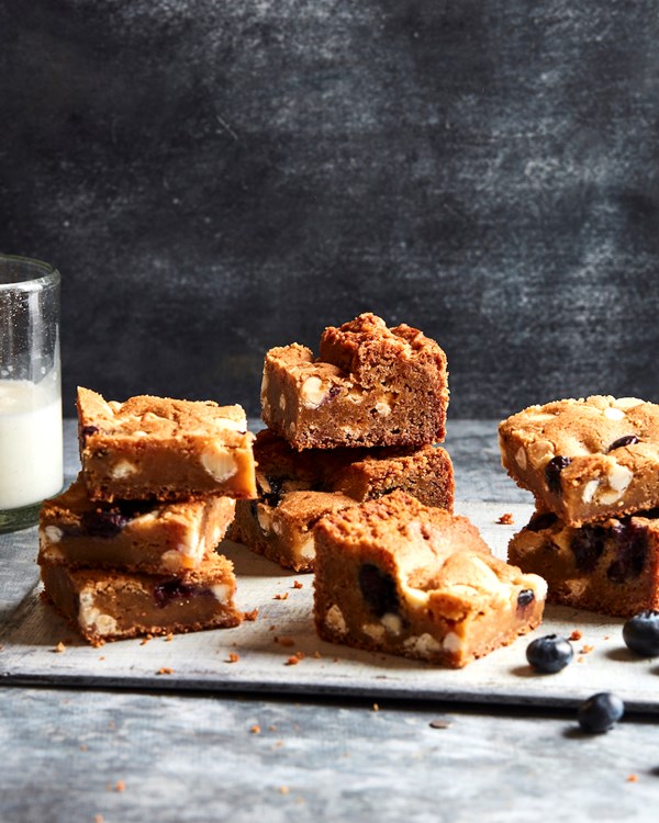 White chocolate chip blueberry blondie brownies