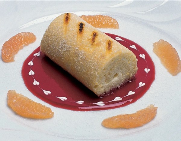 White-chocolate-citrus roulade