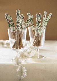 White chocolate-dipped pretzel logs