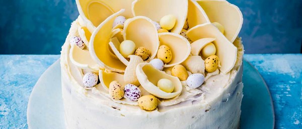 White chocolate Easter cake