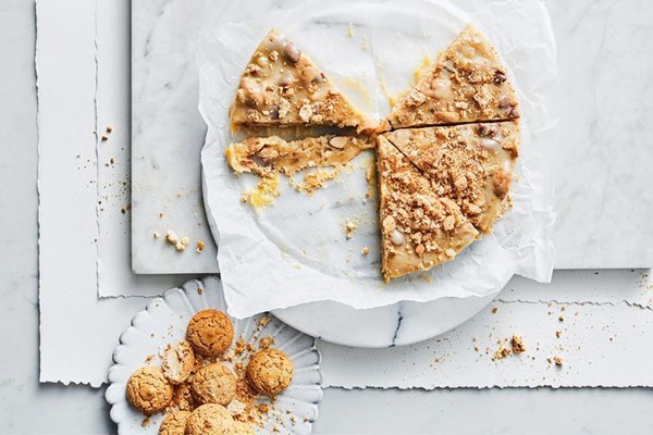 White chocolate, ginger and amaretti fudge slice