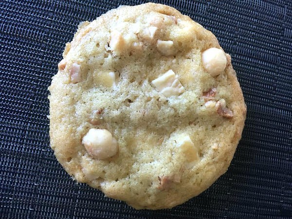 White chocolate macadamia nut cookies