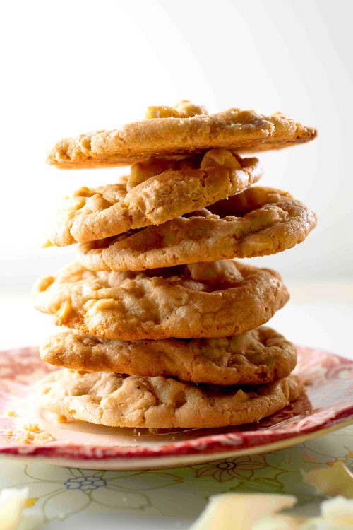 White chocolate-macadamia nut cookies