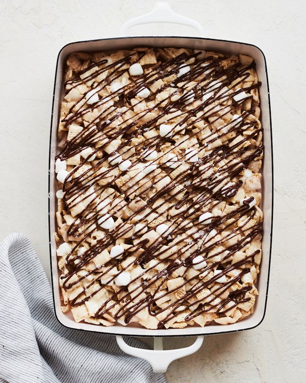 White chocolate marshmallow s'more Chex bars